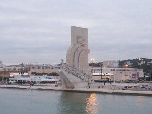 monument to Henty the Navigator