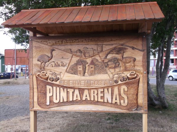 welcome sign, Punta Arenas